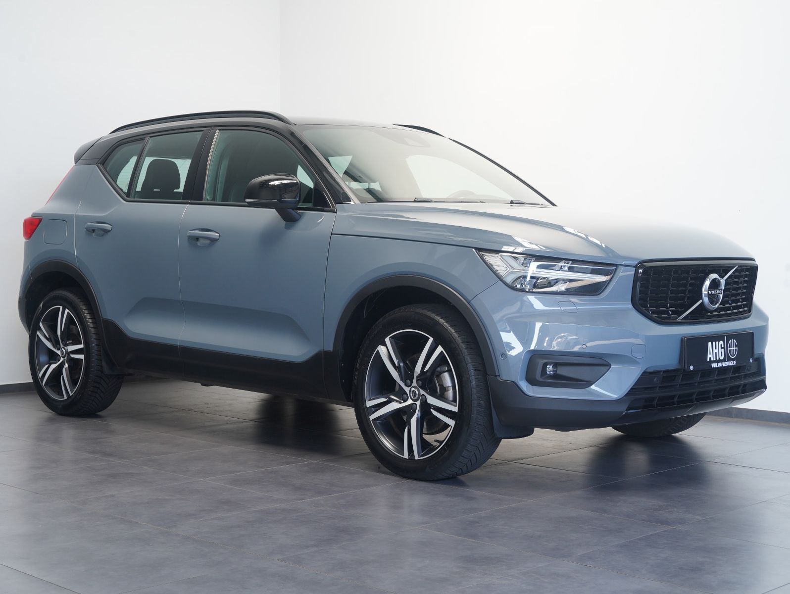 Fahrzeugabbildung Volvo XC40 B4 B R Design LED/NAVI/ACC/LEDER/360°