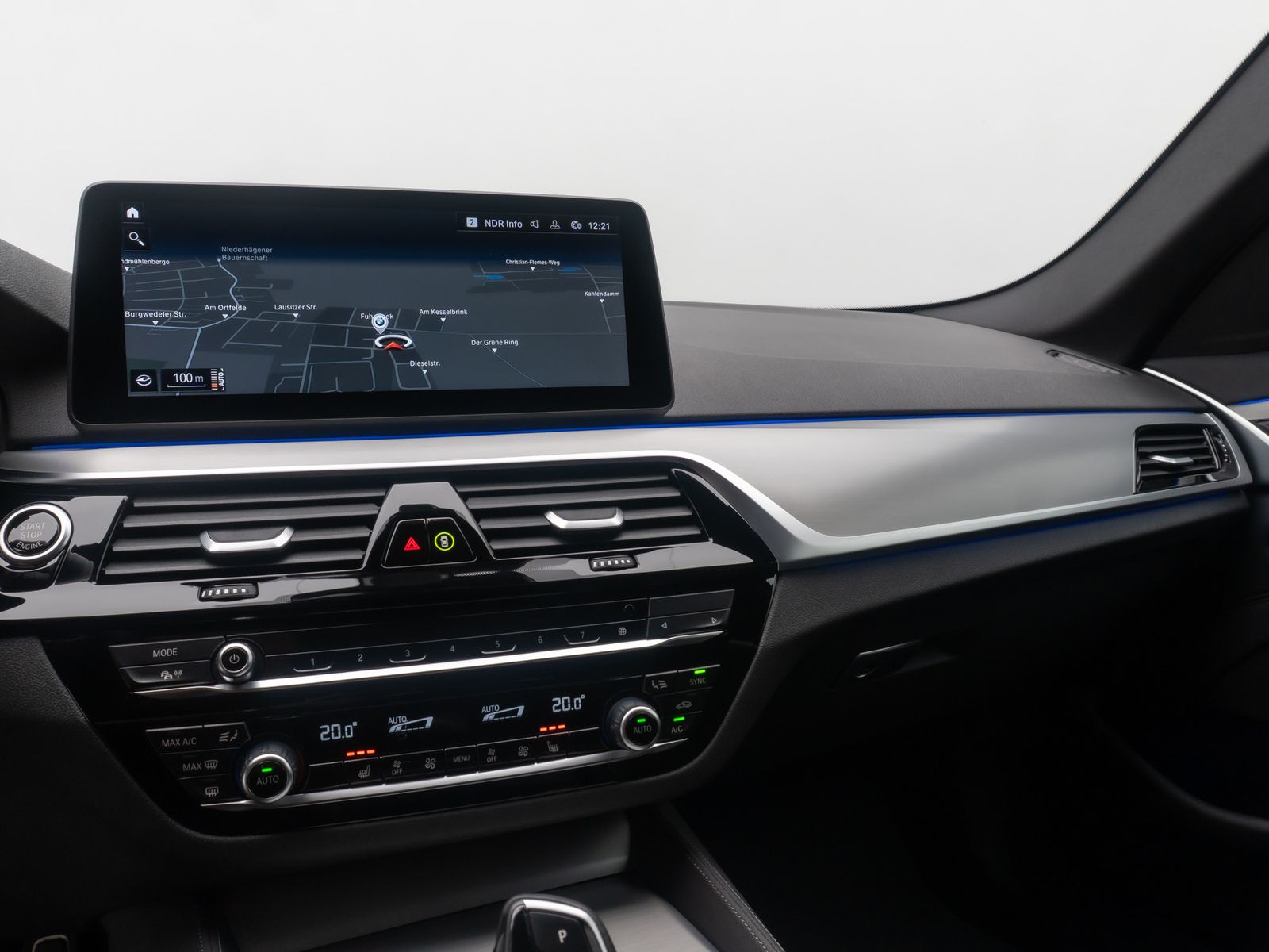 Fahrzeugabbildung BMW 520d xD M Sport HUD Kamera DAB Alarm AHK 18Zoll