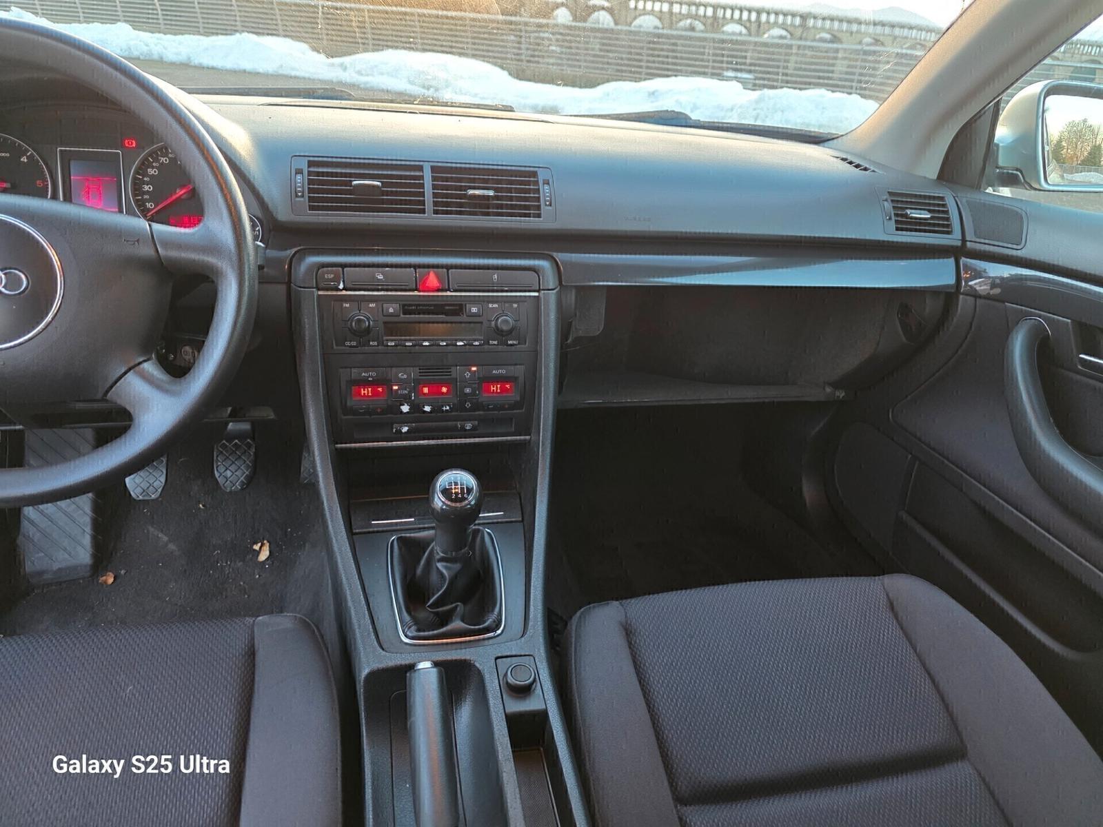 Audi A4 2005 — photo 14
