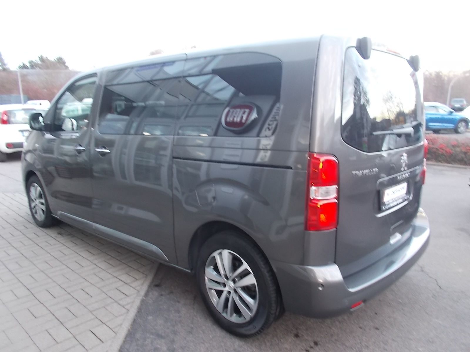 Fahrzeugabbildung Peugeot Traveller 2.0 BlueHDi 145 L2 Allure LEDER + PANO