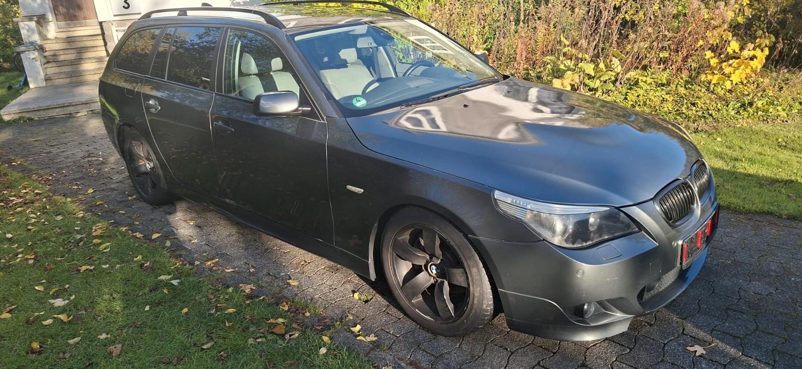 BMW 530 2004 — салон