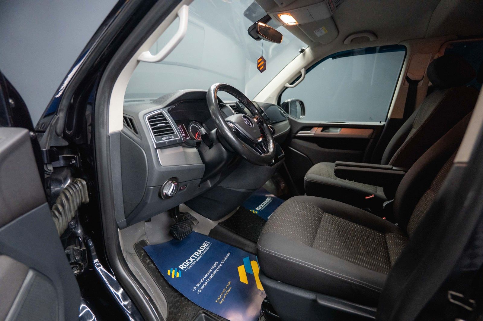 Fahrzeugabbildung Volkswagen T6 Multivan 2.0 TDI DSG Lang *ACC*CarPlay*DAB*