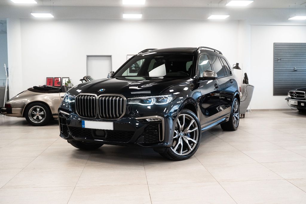 Image of BMW X7 M50