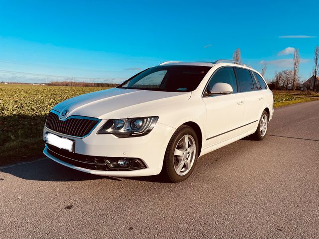 Skoda Superb 2.0 TDI 125kW DSG Elegance Combi Elegance