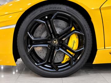 صورة 6 لـ 2012 Lamborghini AVENTADOR