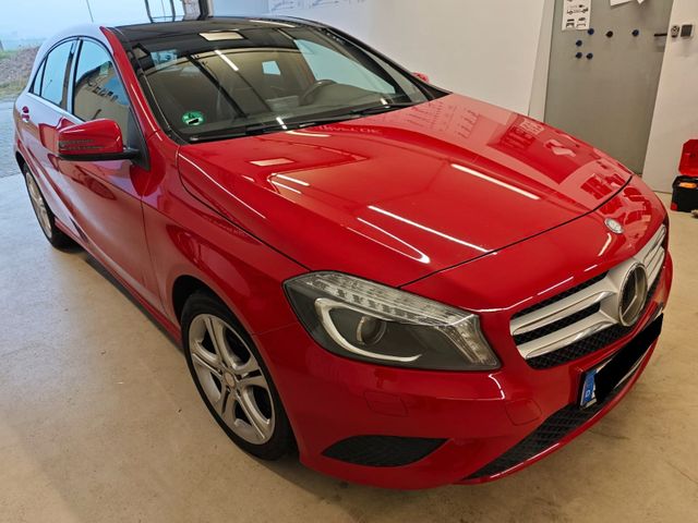 Mercedes-Benz A 180 URBAN, Bi-Xenon,Teilleder, 24 Mon Garantie