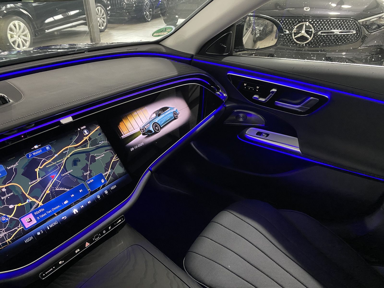 Fahrzeugabbildung Mercedes-Benz E 220 d T 4M Exclusiv/HYPER/PANO/Leder/Pano/DIS/