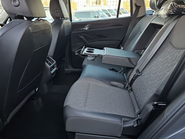 Fahrzeugabbildung Volkswagen Tayron 1.5 eTSI DSG Life AHK ACC SHZ RFK GJR APP