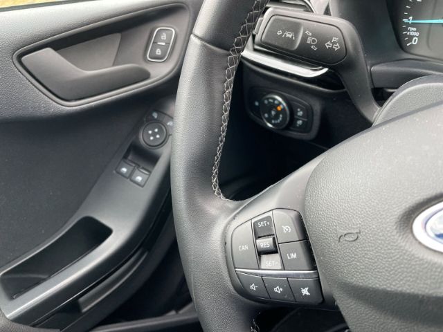 Fahrzeugabbildung Ford Fiesta 1.1 Cool & Connect Sitzheizung, DAB, Temp