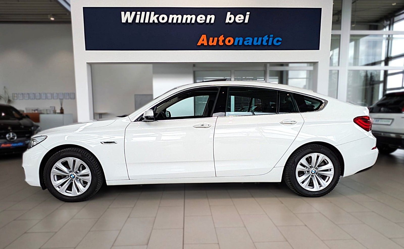 Fahrzeugabbildung BMW 530d GT xDRIVE LEDER PANO NAVI HiFi HUD STANDH.