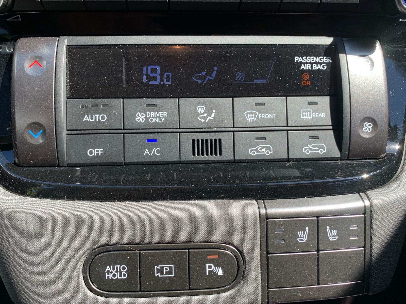 Fahrzeugabbildung Hyundai INSTER Trend Elektro 49 kWh Assistenz-Paket