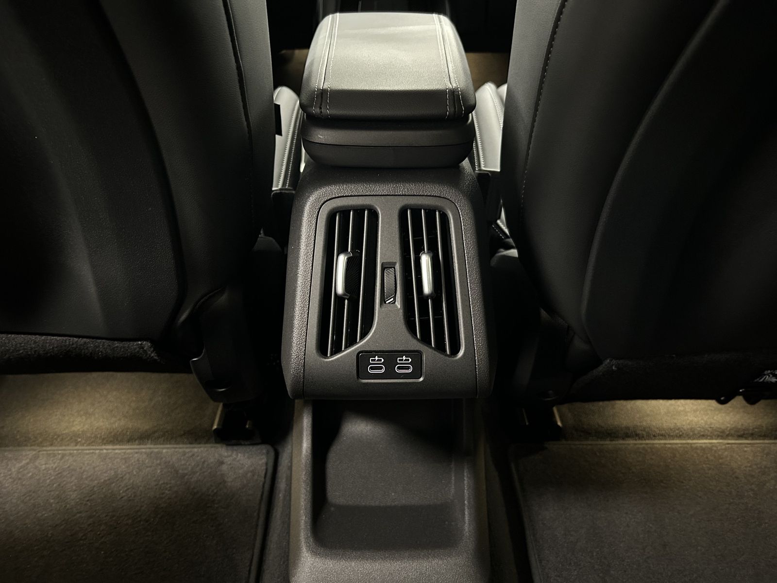BMW iX2 - Bild 16