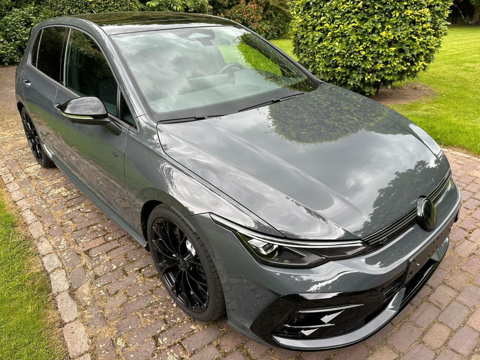 Volkswagen Golf 2.0 TSI 4MOTION 245kW DSG R Bl.Ed. wie neu!