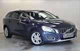 Volvo V60 2.4D5 215PS Automatik Momentum AWD Standh - Volvo V60 in Halle