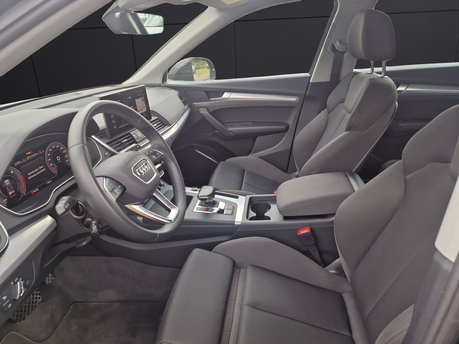 Fahrzeugabbildung Audi Q5 40 TDI quattro S line Navi RearView