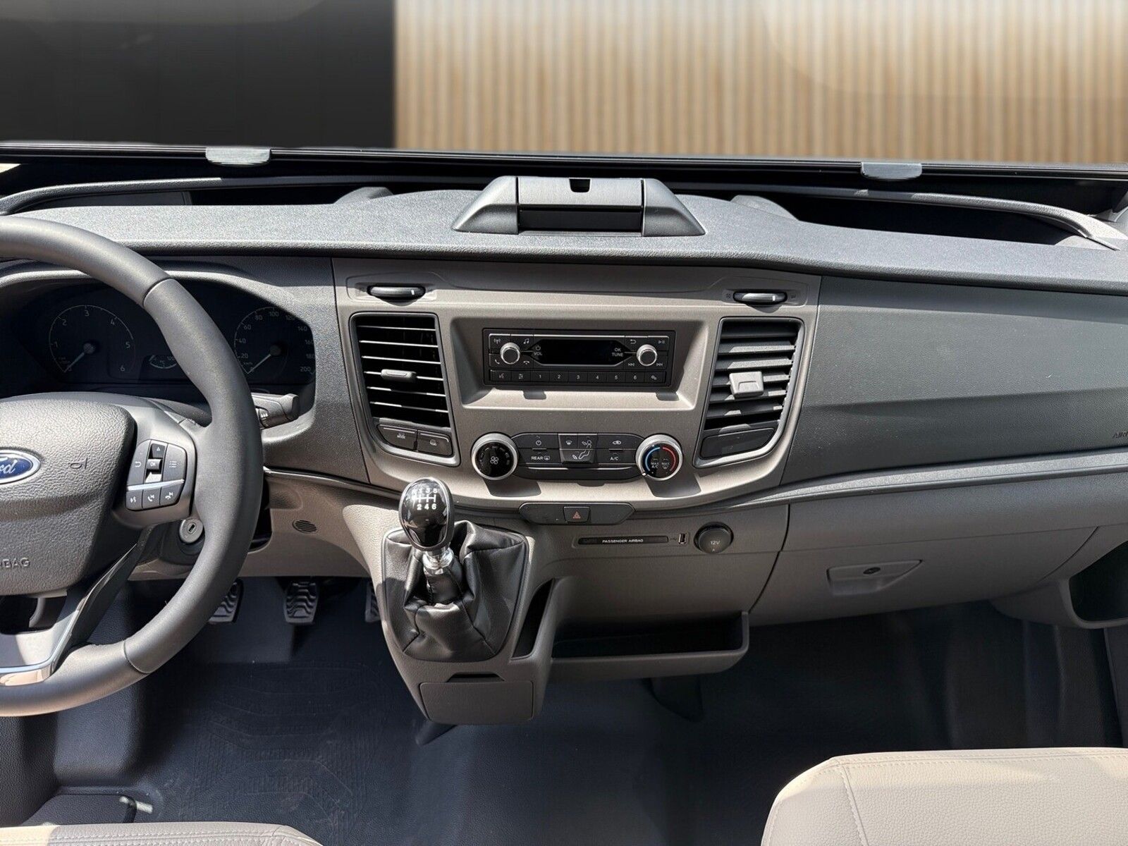 Fahrzeugabbildung Karmann Dexter 4x4 DE 570 AW AHK, Allrad, RFK, Alufelgen