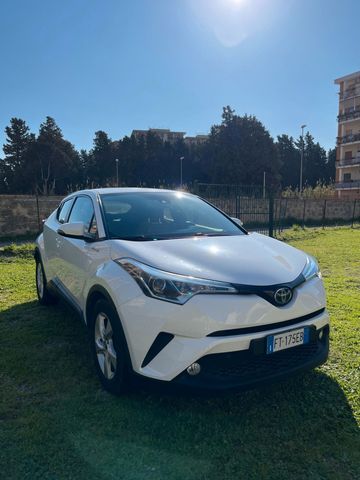 Toyota C-HR 1.8 Hybrid E-CVT Lounge