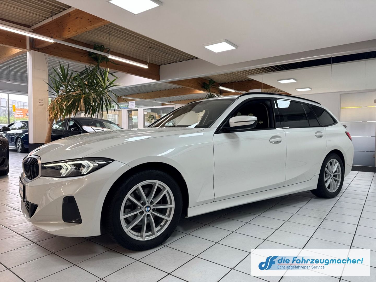 Fahrzeugabbildung BMW 320 d Touring Mild-Hybrid EU6d HUD Navi Digitale