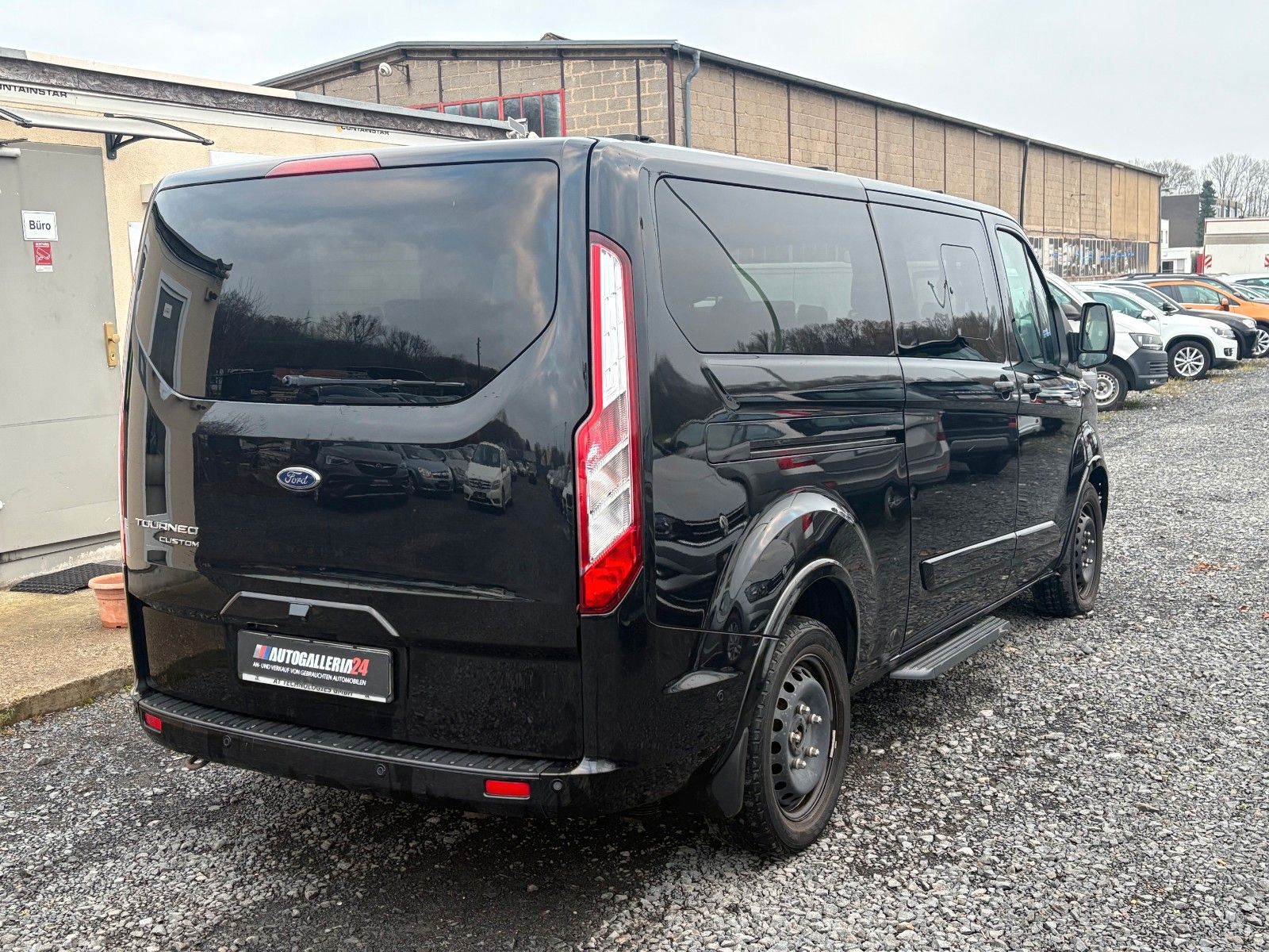 Fahrzeugabbildung Ford Tourneo Custom Aut. 320 L2 Tourneo Titanium Lede