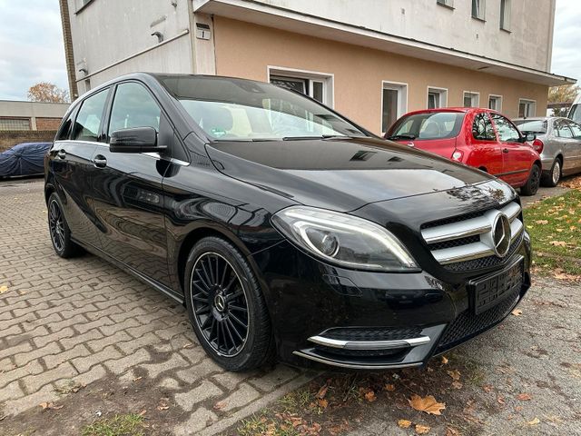 Mercedes-Benz B 220 CDI / d  AMG Paket Voll PANO EURO 6 Voll