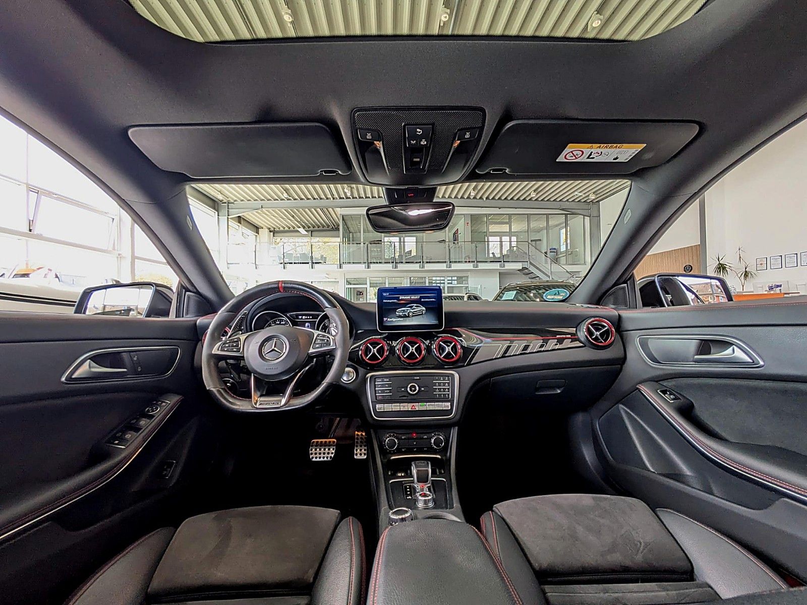 Fahrzeugabbildung Mercedes-Benz CLA 45 AMG PERFORMANCE | PANO| NIGHT| AERO I LED