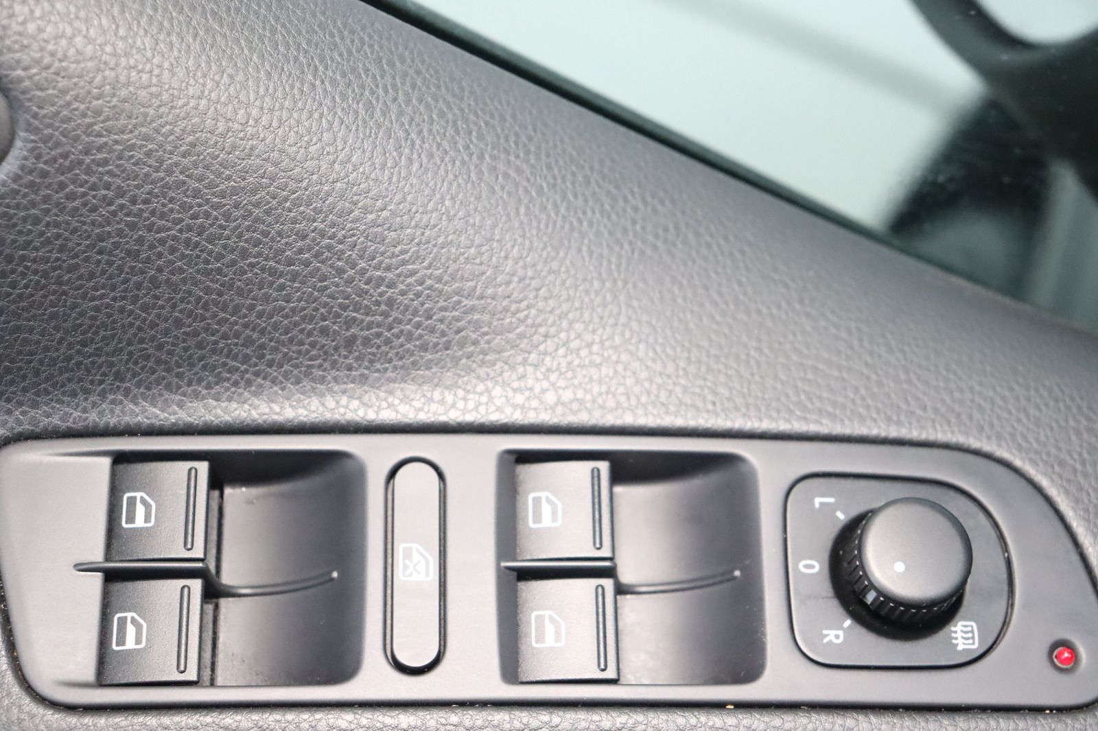 Fahrzeugabbildung Volkswagen Tiguan 1.4 TSI * HU/AU 09.2027