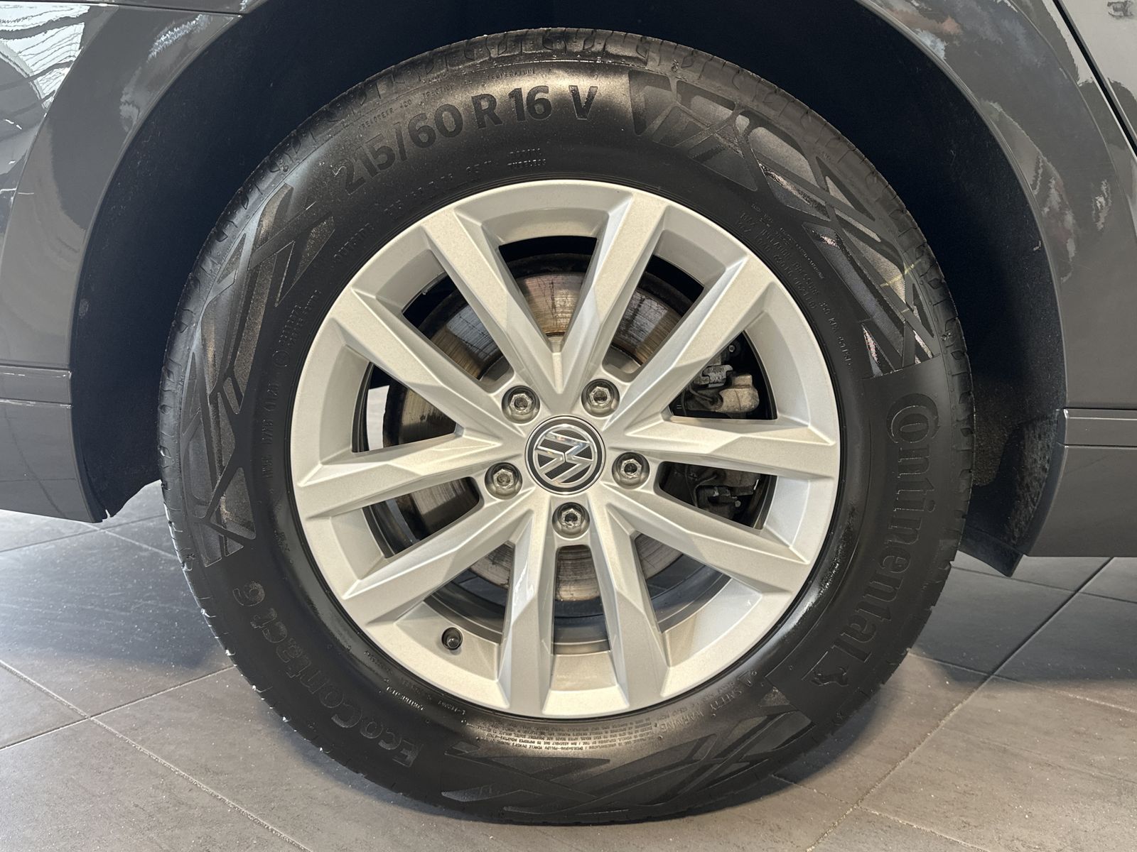 Fahrzeugabbildung Volkswagen Passat Variant 2.0 TDI DSG Business NAV+LED+ACC