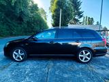Toyota Avensis 2.2 D-4D D-CAT. - Toyota Avensis aus 2007 mit Diesel-Antrieb