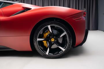 2022 Ferrari SF90 照片 10
