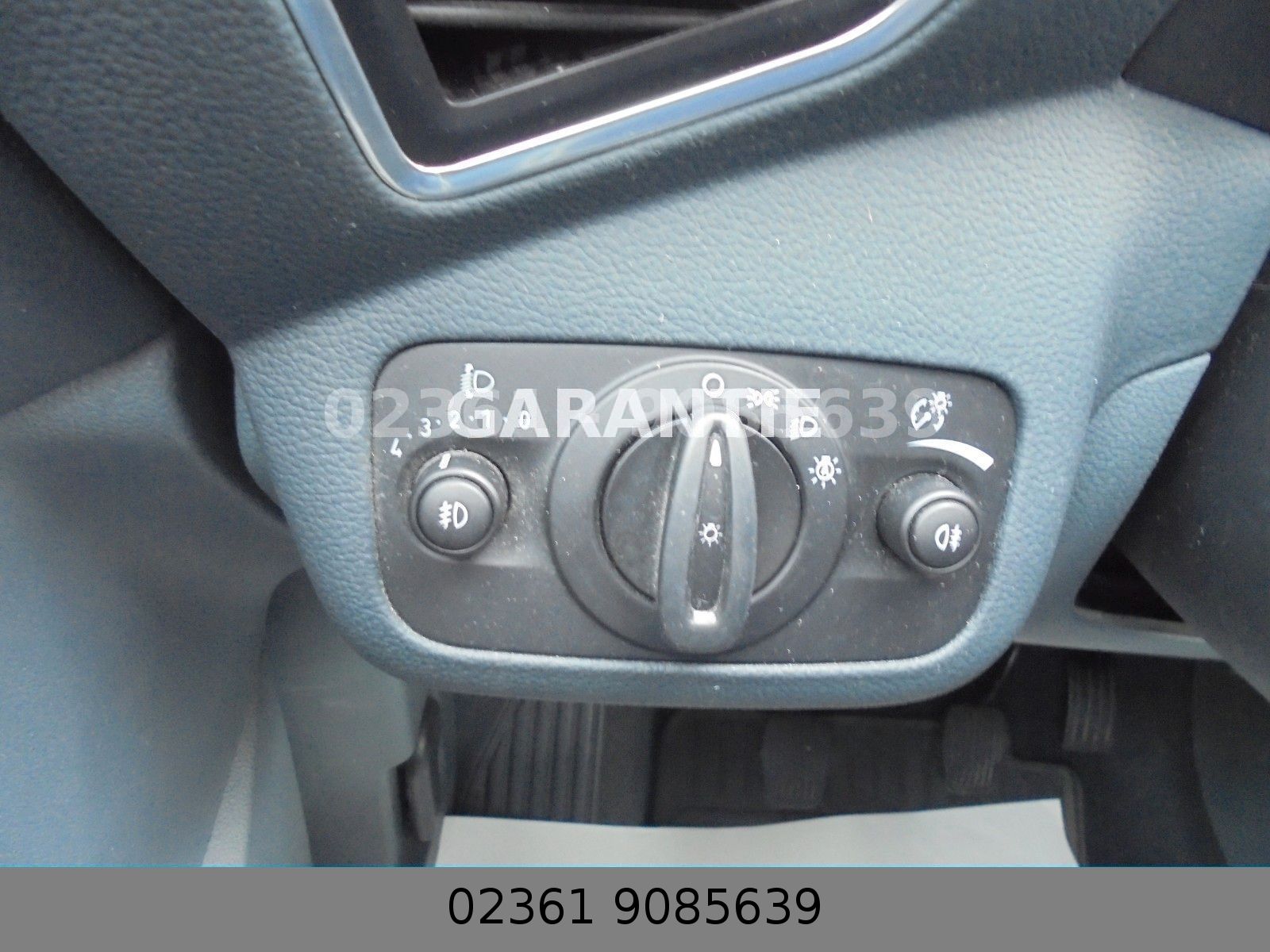 Fahrzeugabbildung Ford C-MAX Titanium/Klima/Navi/Pdc+Kamera/TÜV NEU