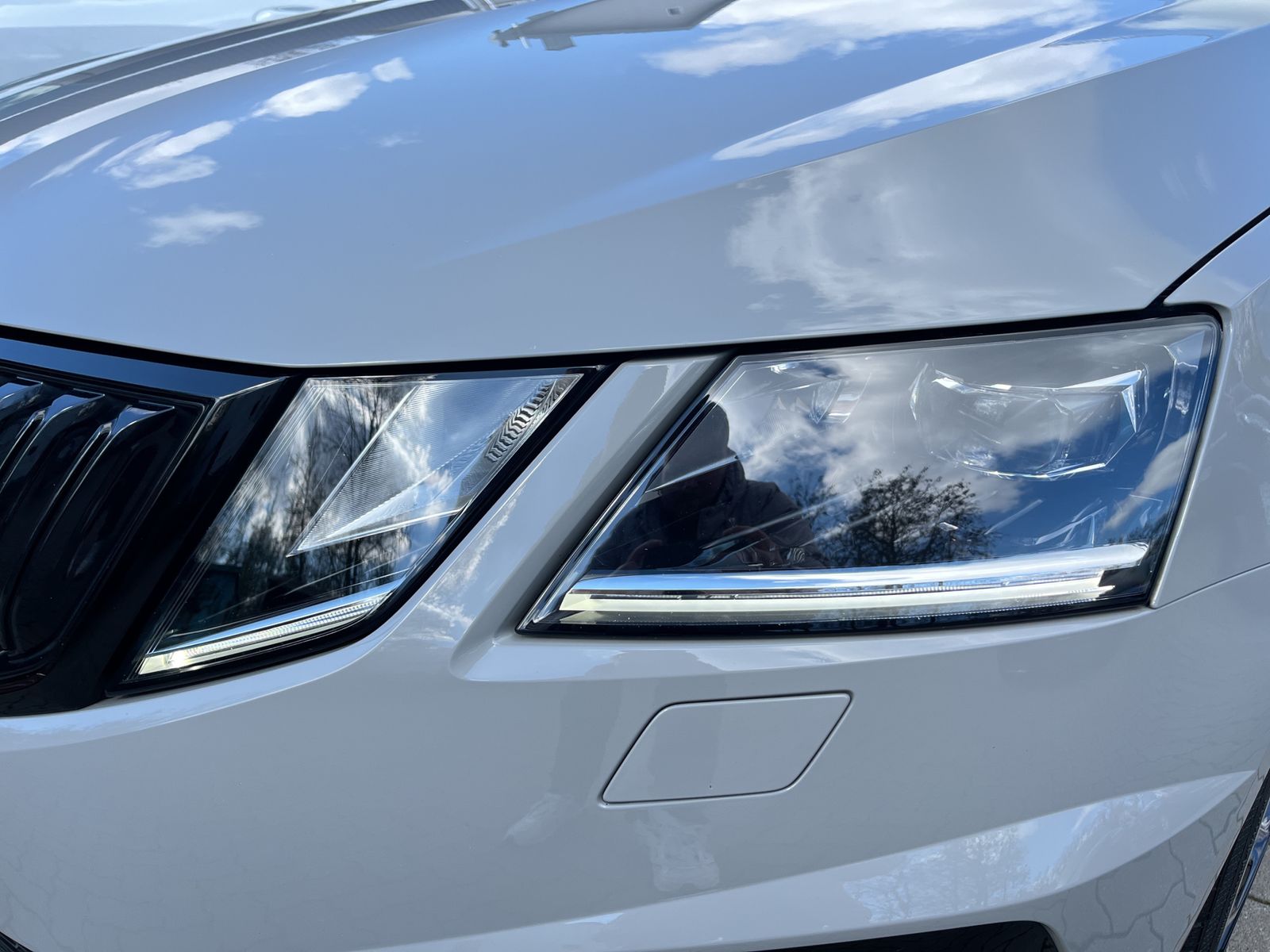 Fahrzeugabbildung SKODA Octavia 2.0 TSI*RS*DSG*SHZ*ACC*ViCo*Standheizung