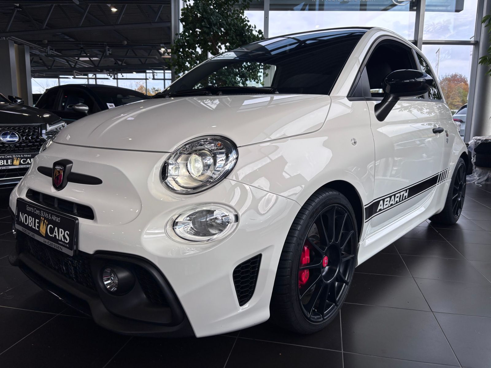 Fahrzeugabbildung Abarth 595 C esseesse BEATS XENON NAVI ALU