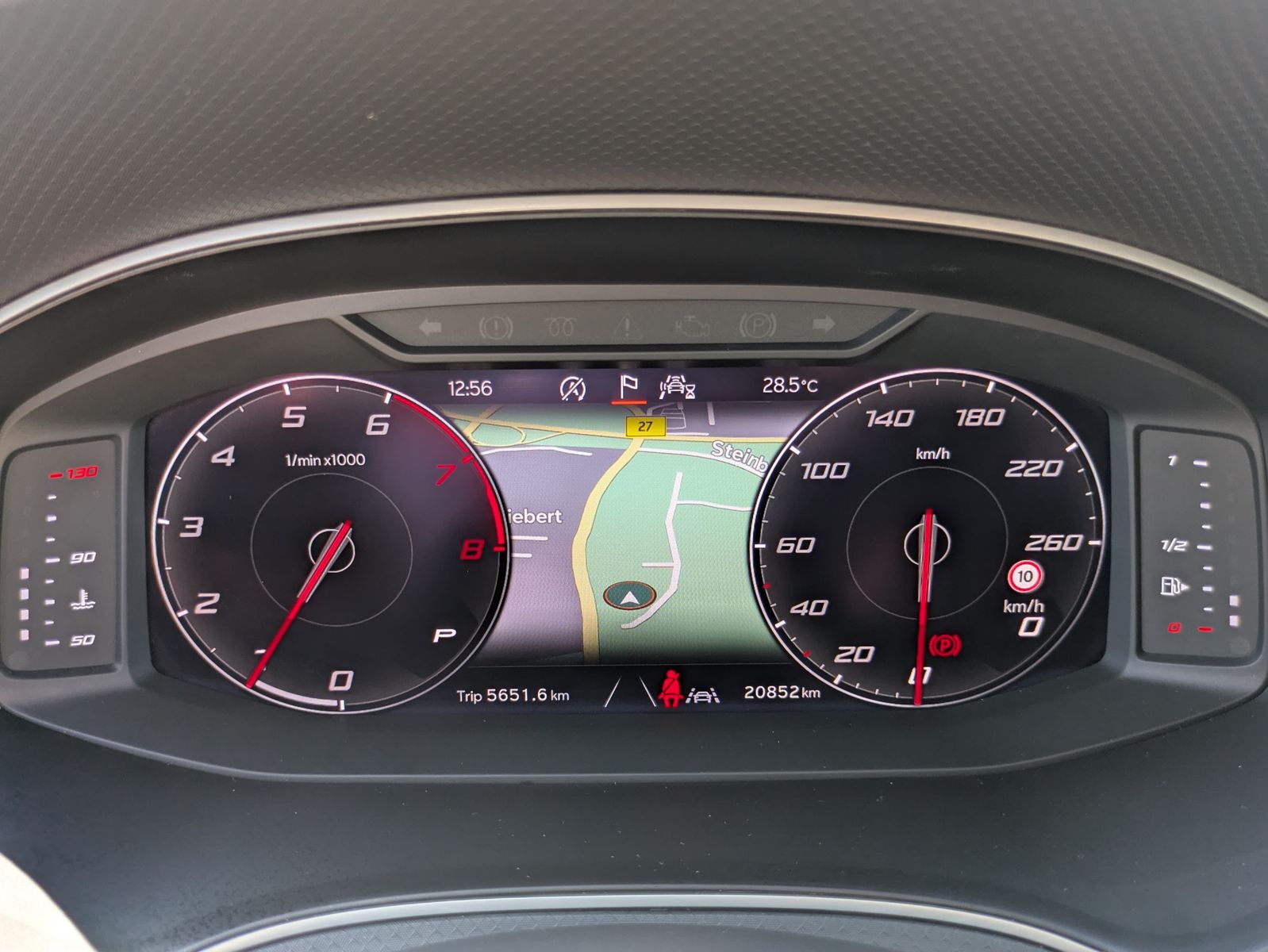 Fahrzeugabbildung SEAT Arona 1.0 TSI FR DSG AHK*ACC*LED*APP*DAB*KAMERA