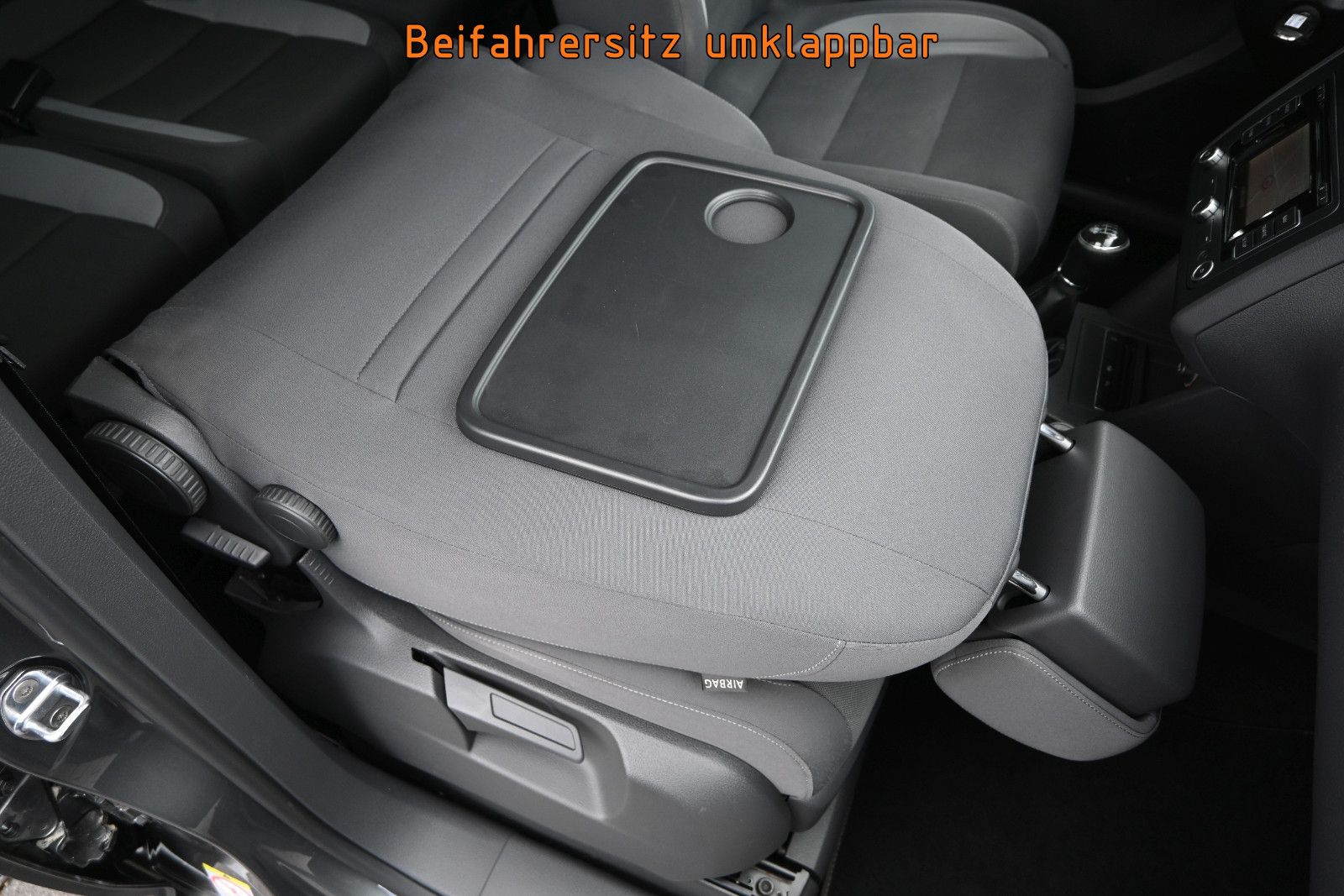 Fahrzeugabbildung Volkswagen Touran 1.2 TSI LIFE °AHK°STANDHEIZ°7-SITZE°