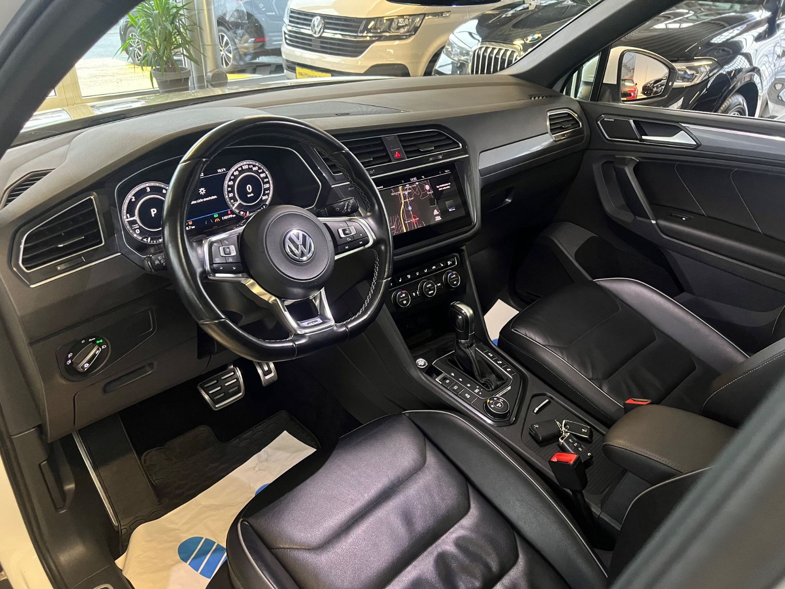 Fahrzeugabbildung Volkswagen Tiguan 2.0TDI DSG Highline 4Motion R line 239PS