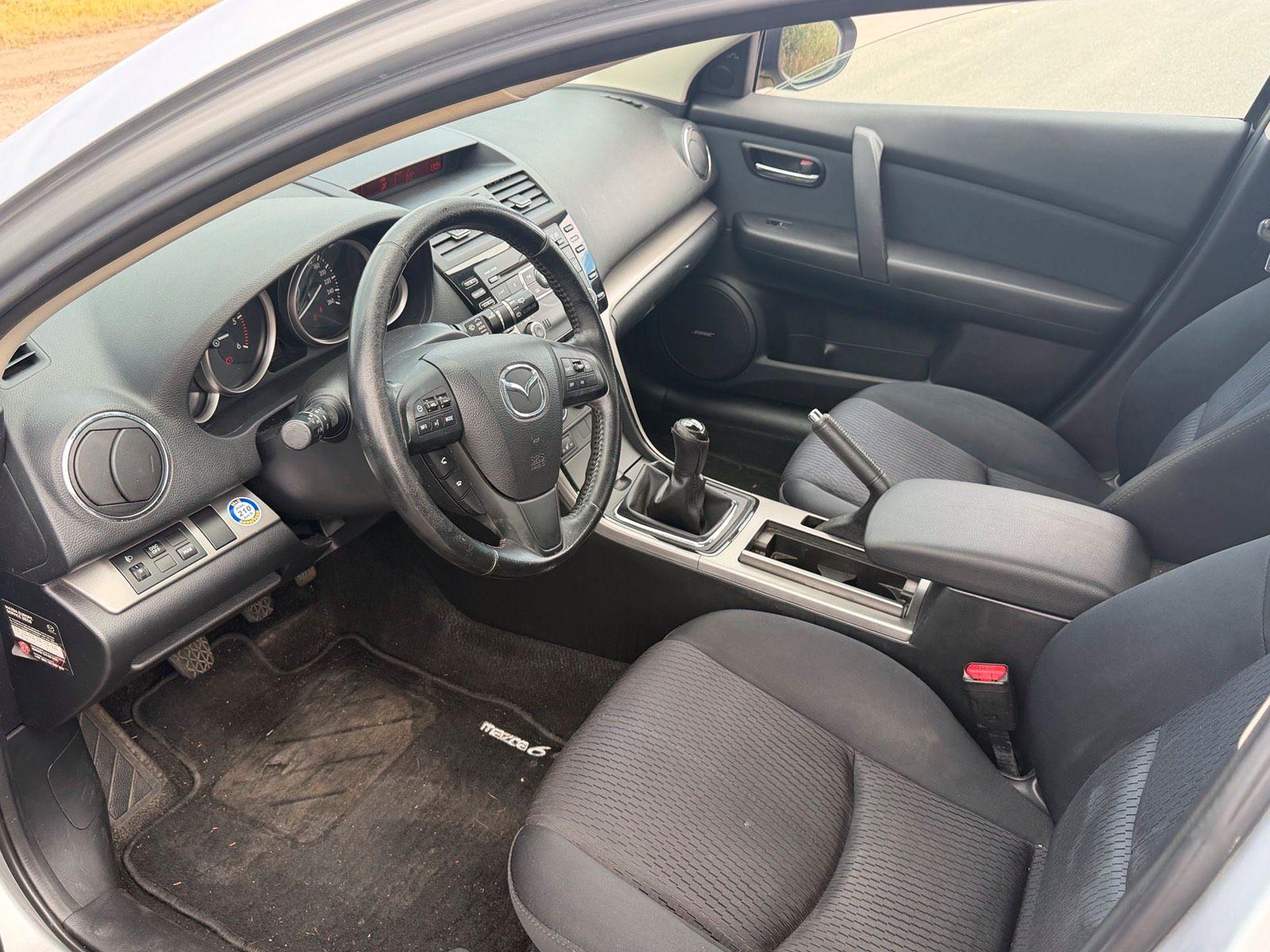 Mazda 2 2011 — photo 10