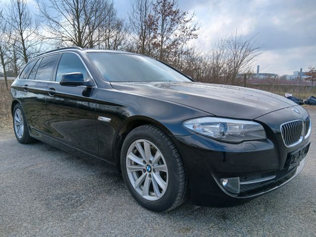 BMW 520d Touring Xenon/Leder/AHK/Kamera/TÜV05/25