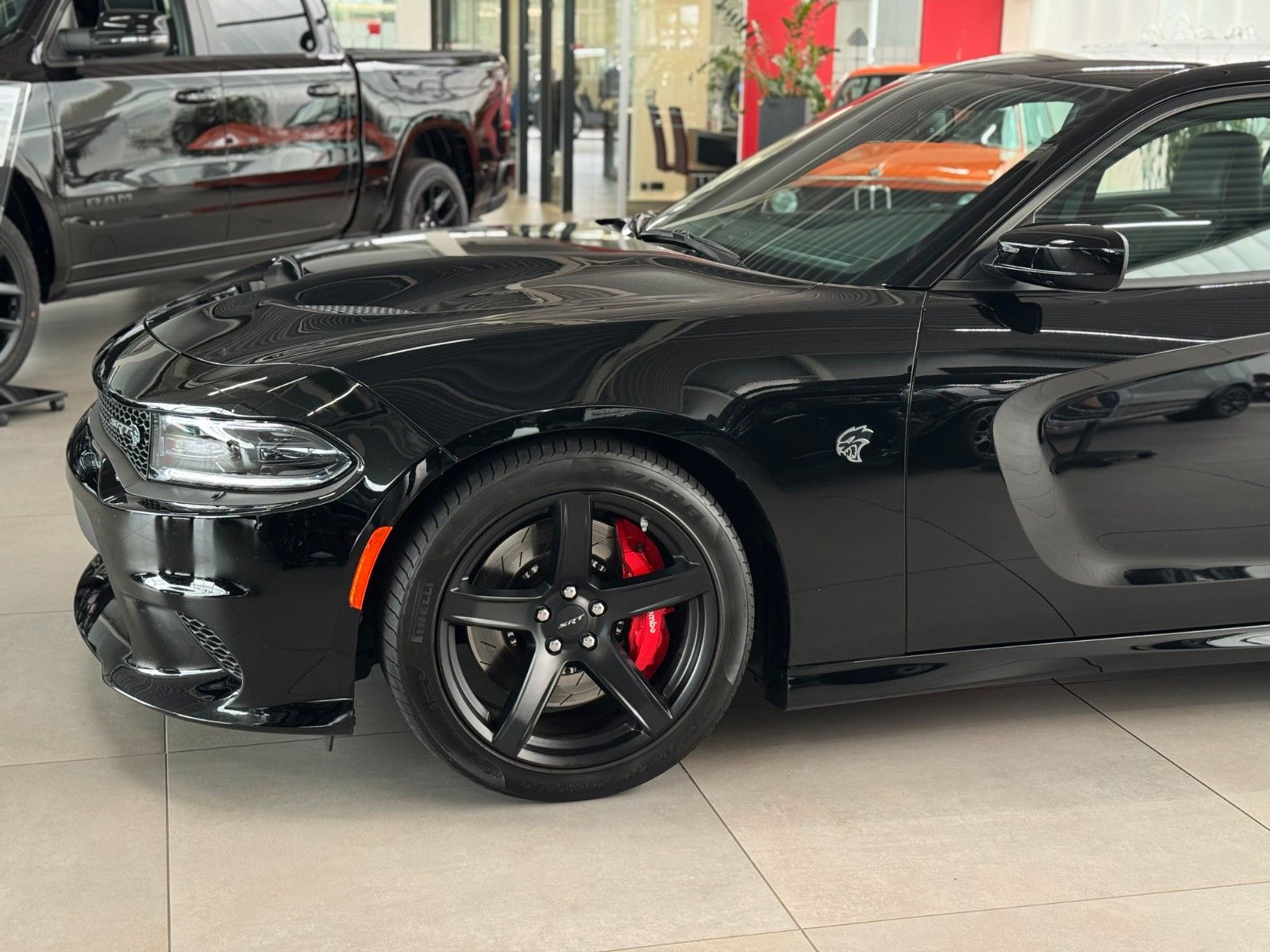 Fahrzeugabbildung Dodge Charger 6.2 SRT Hellcat  "Adaptive Dämpfer NAVI"