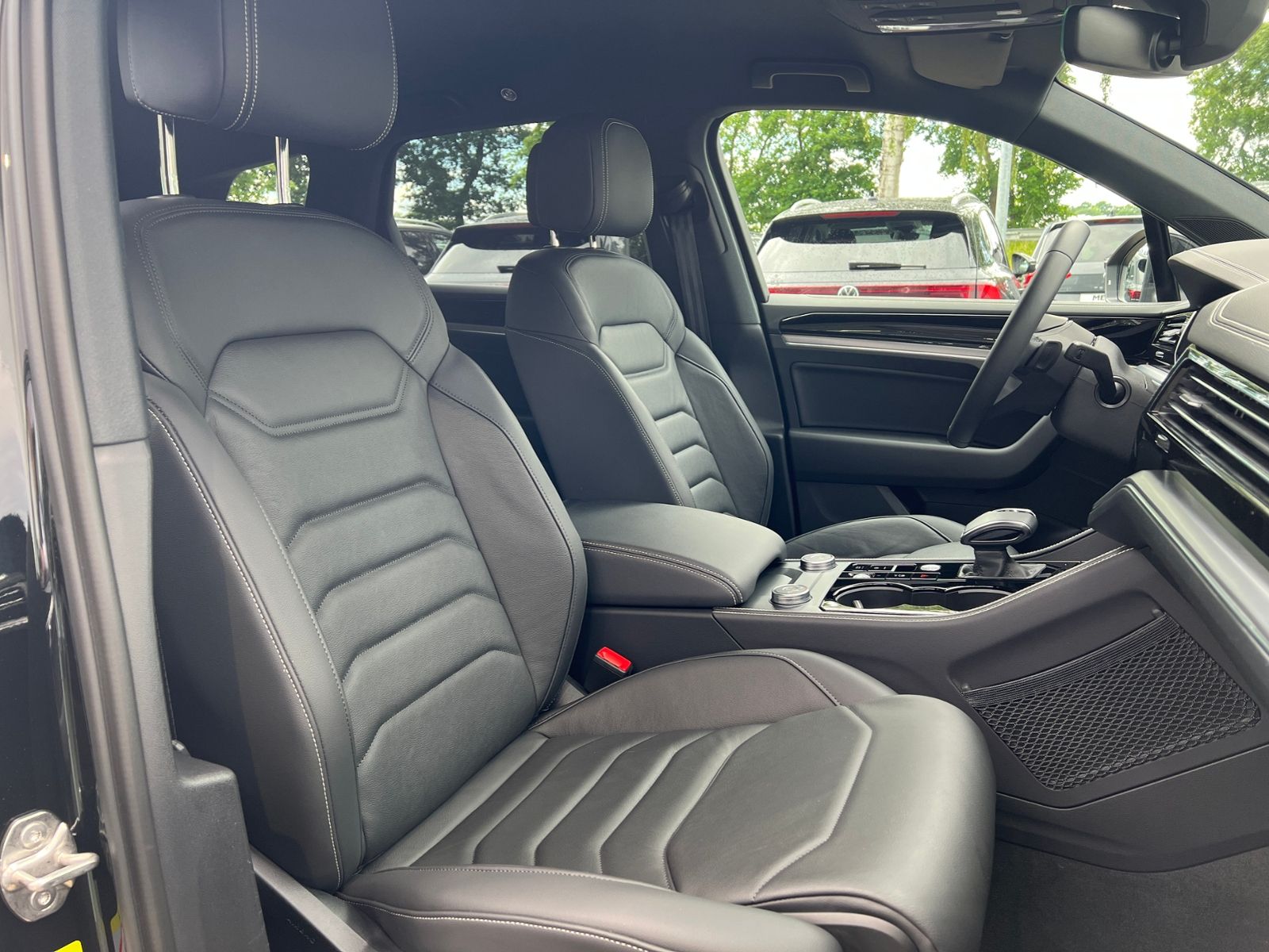 Fahrzeugabbildung Volkswagen Touareg 3.0 TDI 4MOTION *Garantie,AHK,Luftfwg.,1