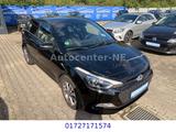 Hyundai i20 1.2  YES! Plus/Navi/Alu/Kamera/PDC - Hyundai i20: Schwarz