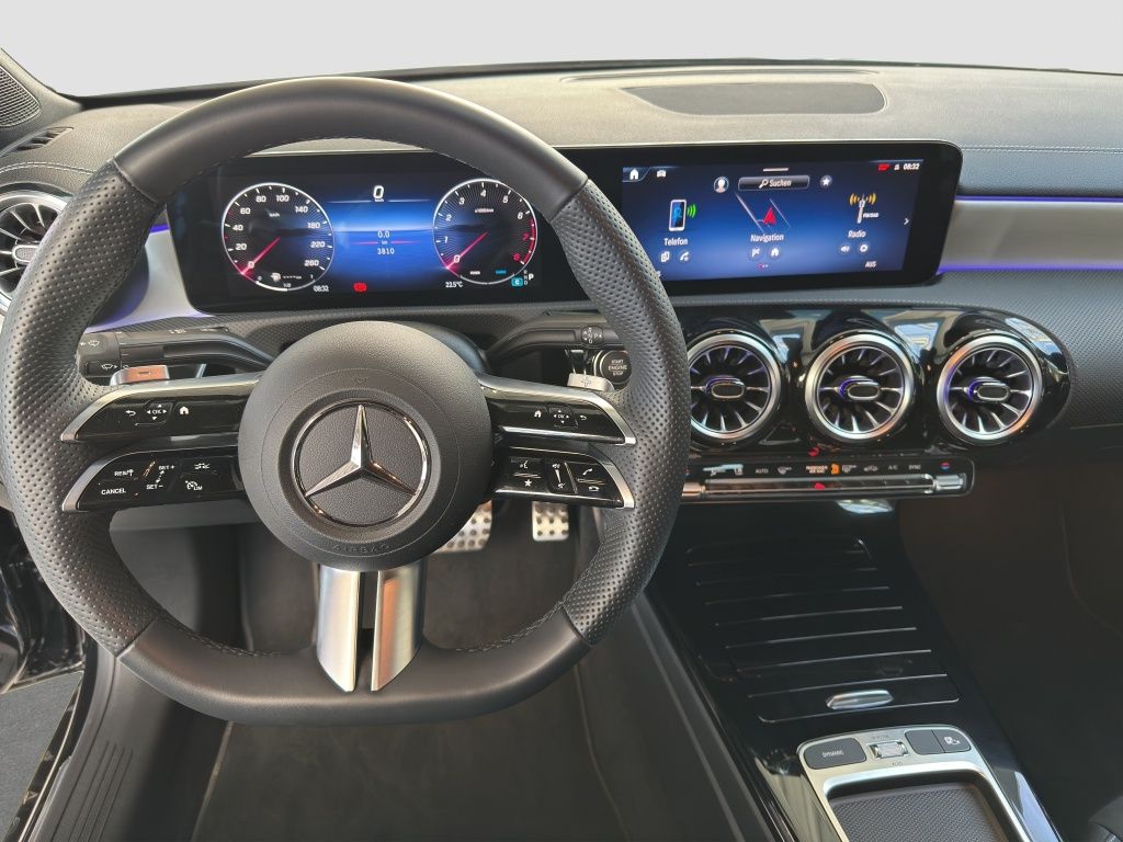Fahrzeugabbildung Mercedes-Benz CLA 200 Coupé Fernlichtass.*KeyLess*LED*PDC*ACC