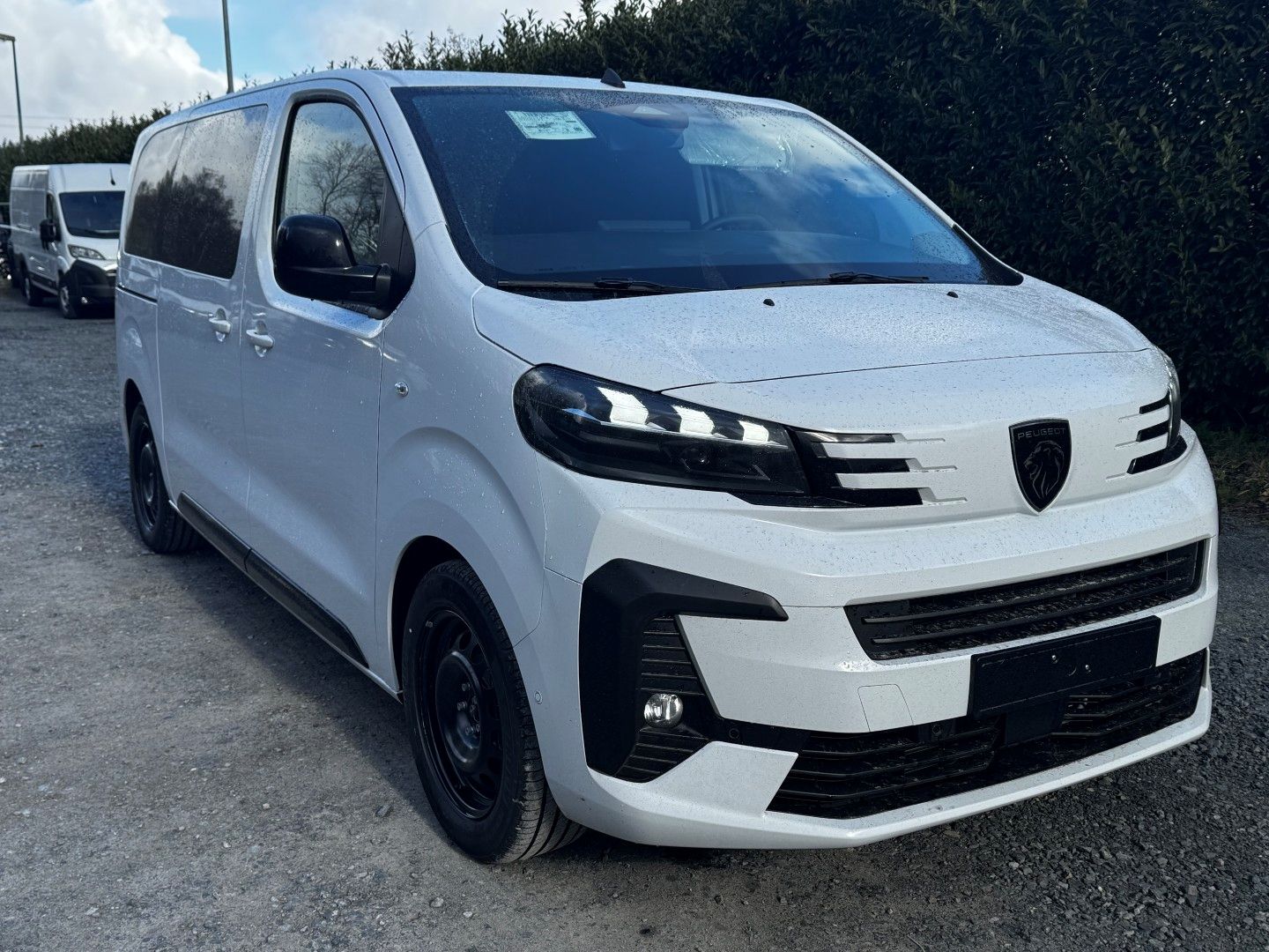 Peugeot Traveller 8-Sitzer Navi AZV imagem 2