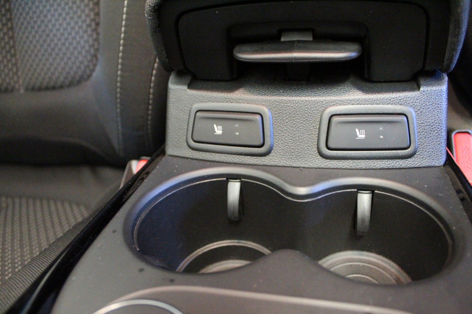 Fahrzeugabbildung Renault Kadjar TCe 140 EDC R-Link*Sitzhzg*AHK