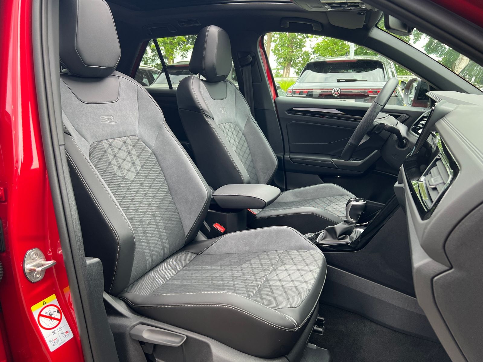 Fahrzeugabbildung Volkswagen T-Roc R-Line 2.0 TDI DSG 4Motion *AHK, BlackStyl