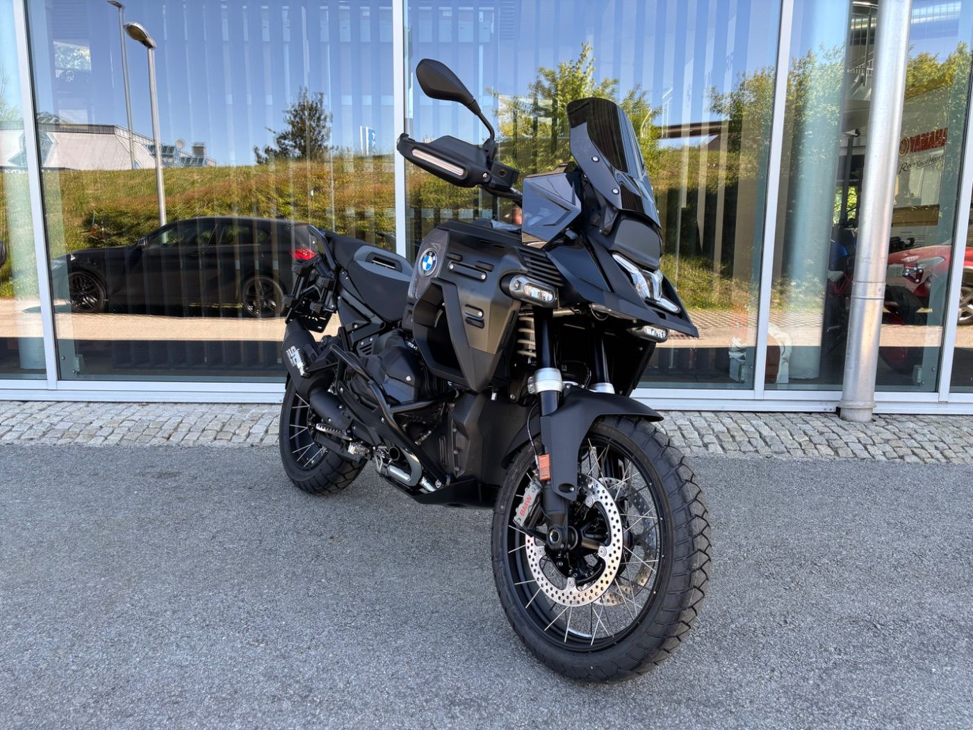Fahrzeugabbildung BMW R 1300 GS Adventure 3 Pakete Triple Black ASA 10