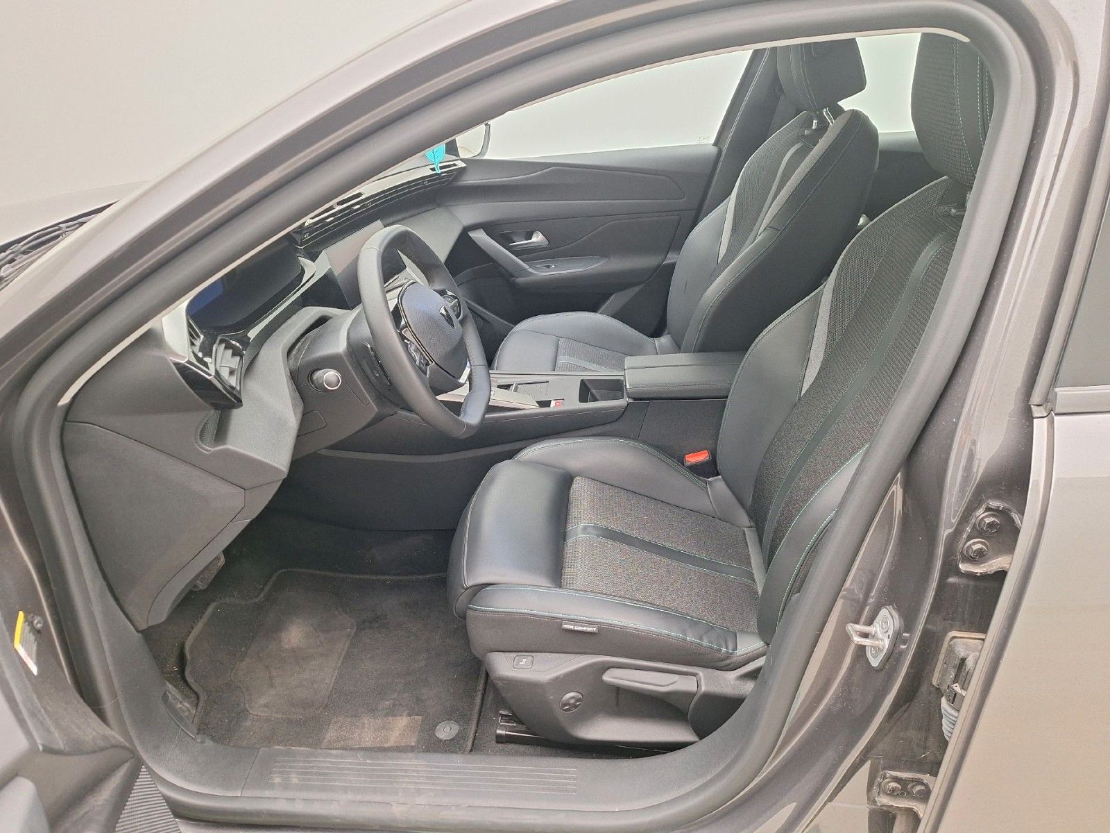 Fahrzeugabbildung Peugeot 308 SW Active Pack LED/NAVI/SHZ/PDC/AHK/ALU