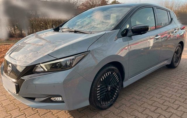 Nissan Leaf 150 PS 40KWH TEKNA Vollausstatt Winterräder