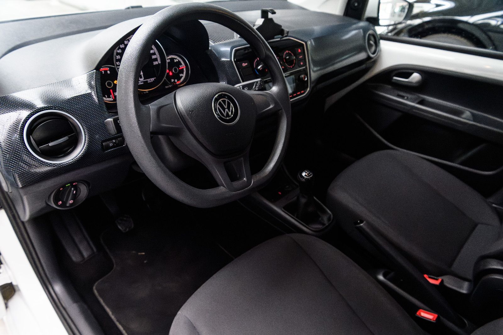 Fahrzeugabbildung Volkswagen up! 1.0l 48kw +4-türig + Maps & More + GJReifen