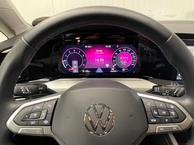Golf VIII Move 1.0 eTSI DSG PDC LED ACC Pano SHZ