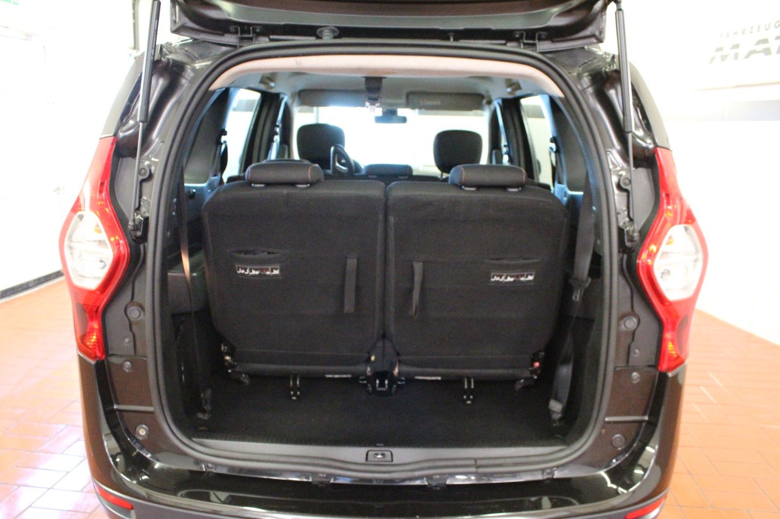 Fahrzeugabbildung Dacia Lodgy TCe 130 Stepway **Navi*7 Sitze*Techroad